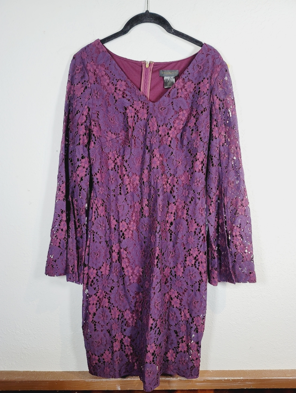 Donna Karen Purple Lace V-Neck Sheath Dress, Size 4
